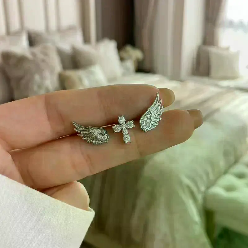 Angel Wings Cross Earrings Lux - Luxury Lifestyle Jewelry recension och pris