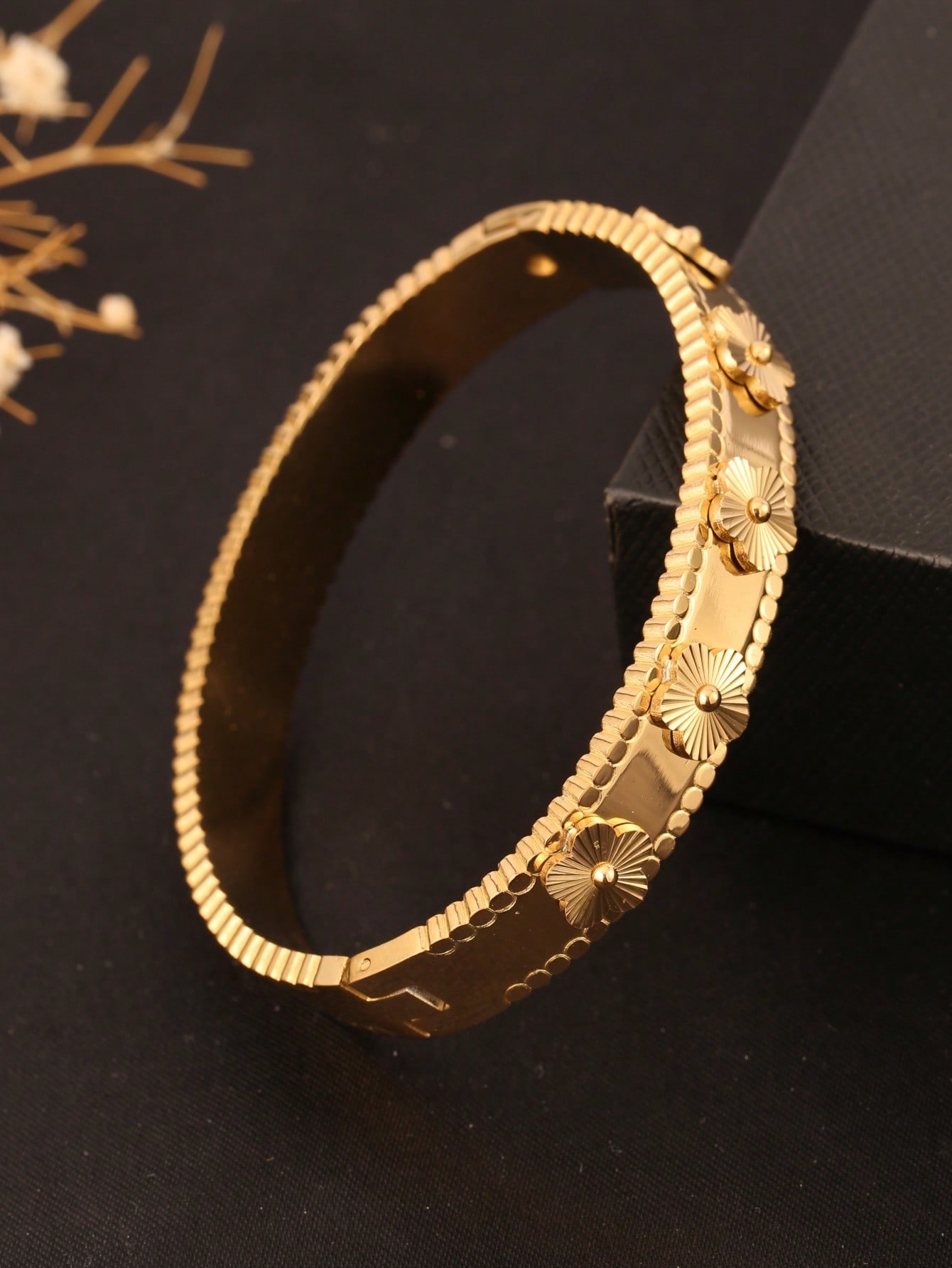 1 Piece of European and Americ - Luxury Lifestyle Jewelry recension och pris