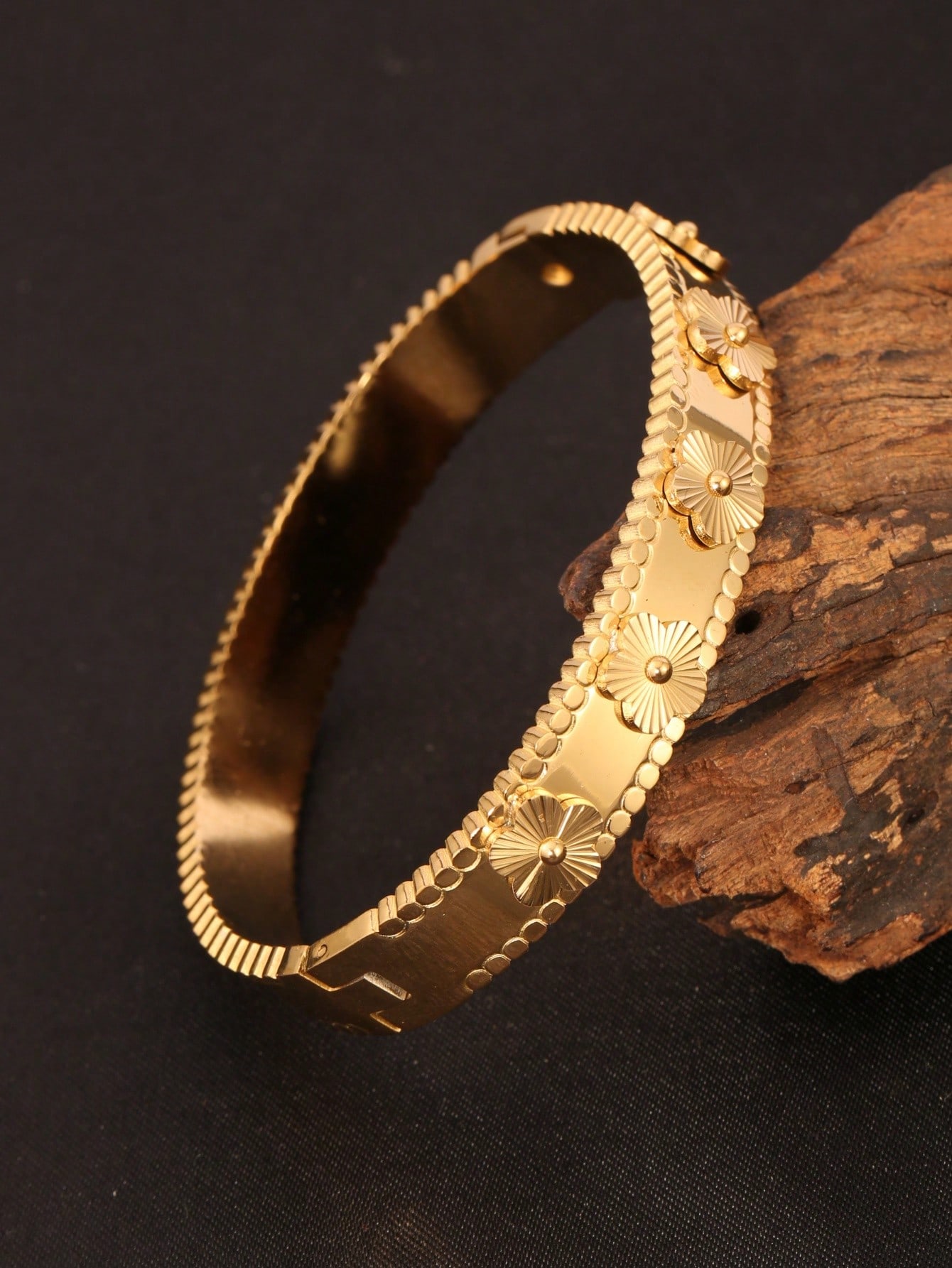 1 Piece of European and Americ - Luxury Lifestyle Jewelry recension och pris